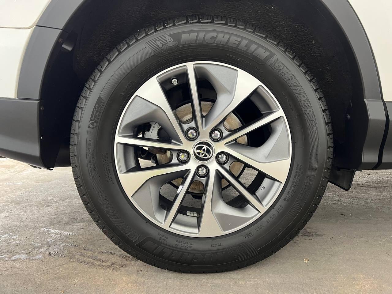 Toyota RAV4 Hybrid XLE AWD 2017