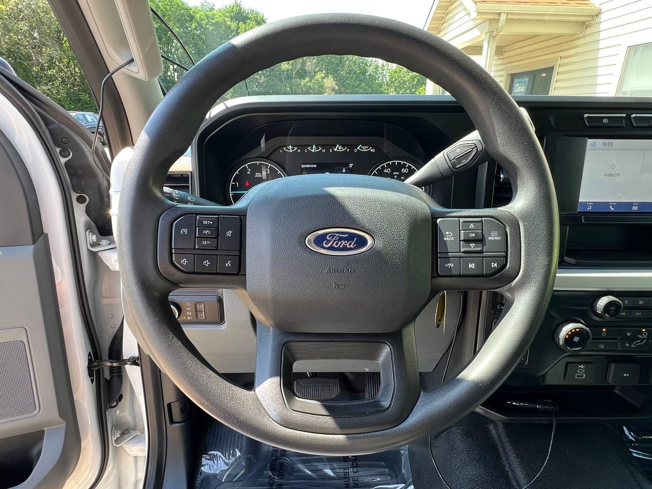 Ford Super Duty F-350 DRW  2023