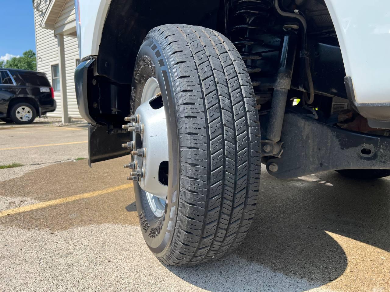 Ford Super Duty F-350 DRW  2023
