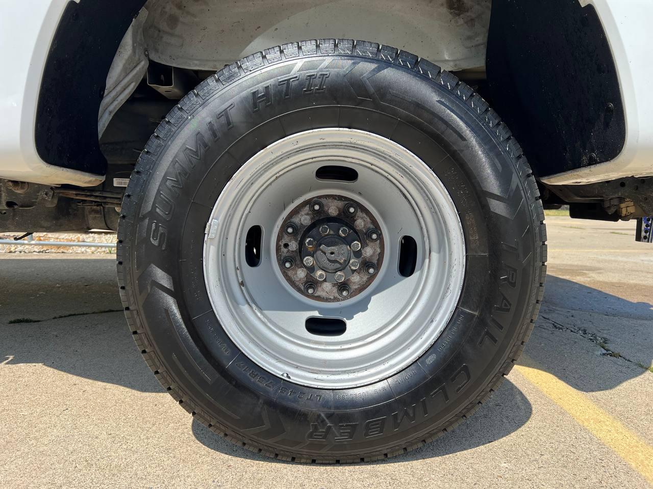 Ford Super Duty F-350 DRW  2023