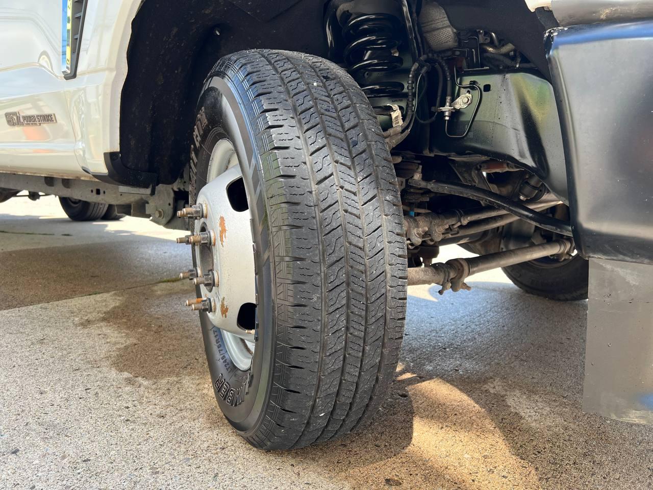 Ford Super Duty F-350 DRW  2023