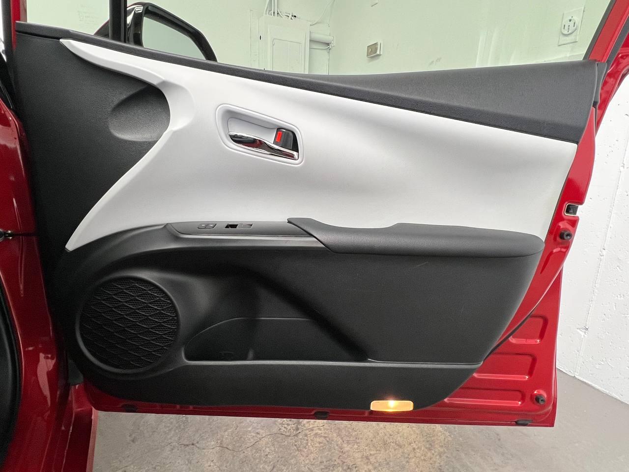 Toyota Prius LE 2019