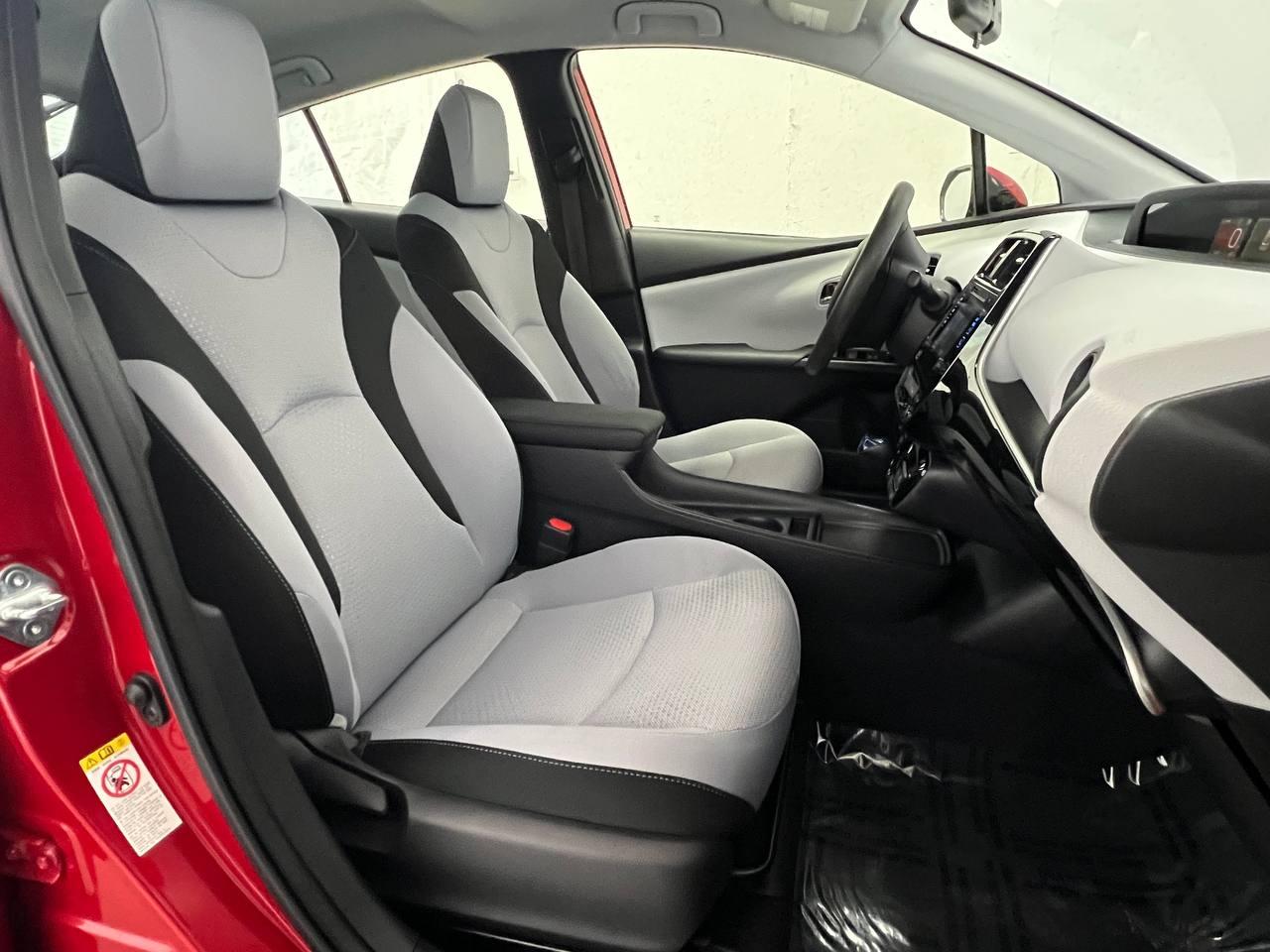 Toyota Prius LE 2019