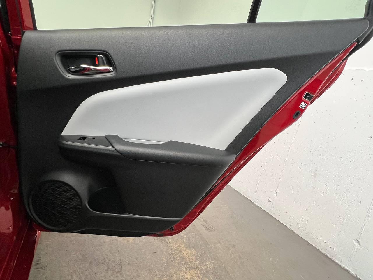Toyota Prius LE 2019