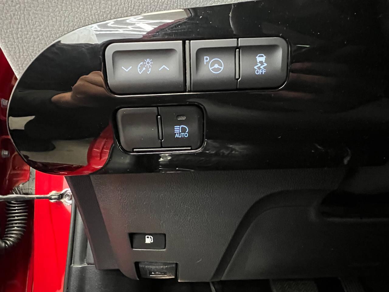 Toyota Prius LE 2019