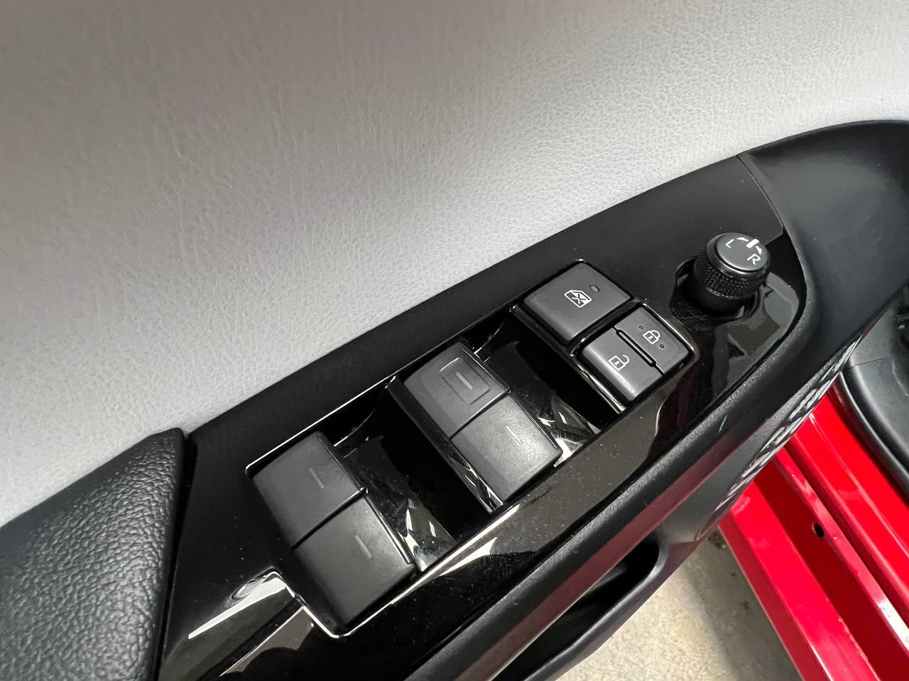 Toyota Prius LE 2019