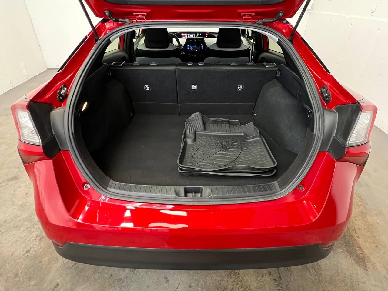 Toyota Prius LE 2019