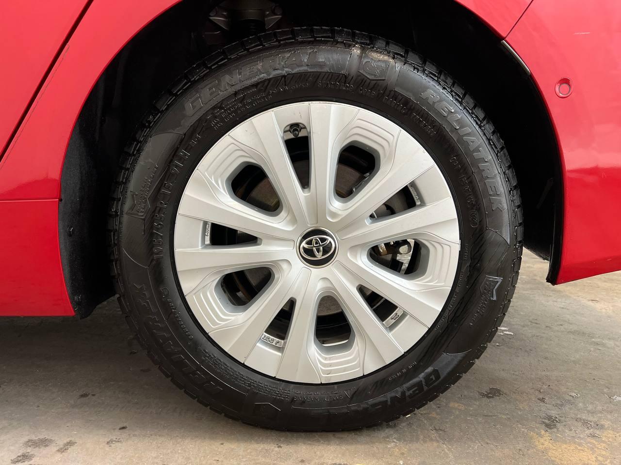 Toyota Prius LE 2019