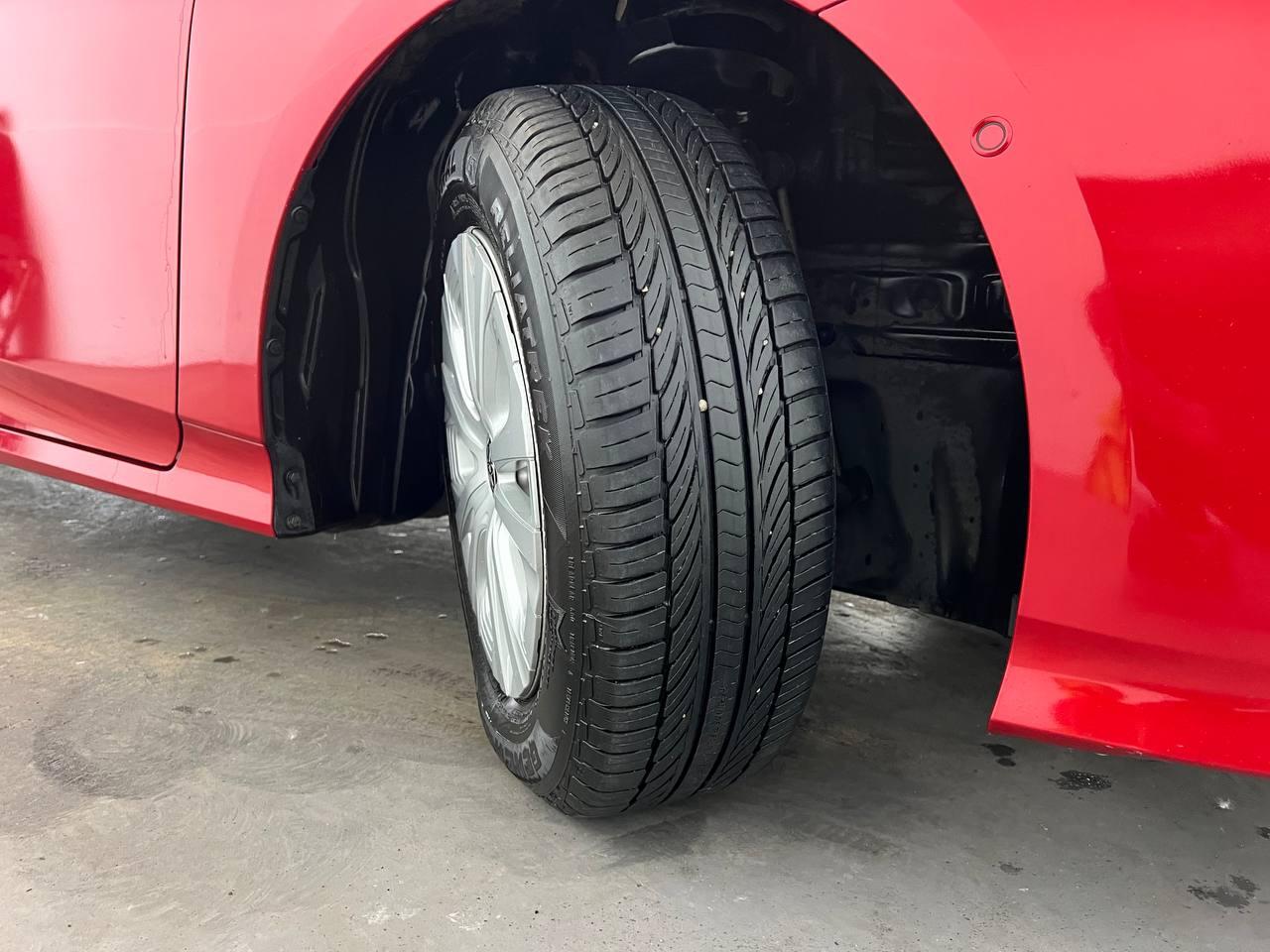 Toyota Prius LE 2019