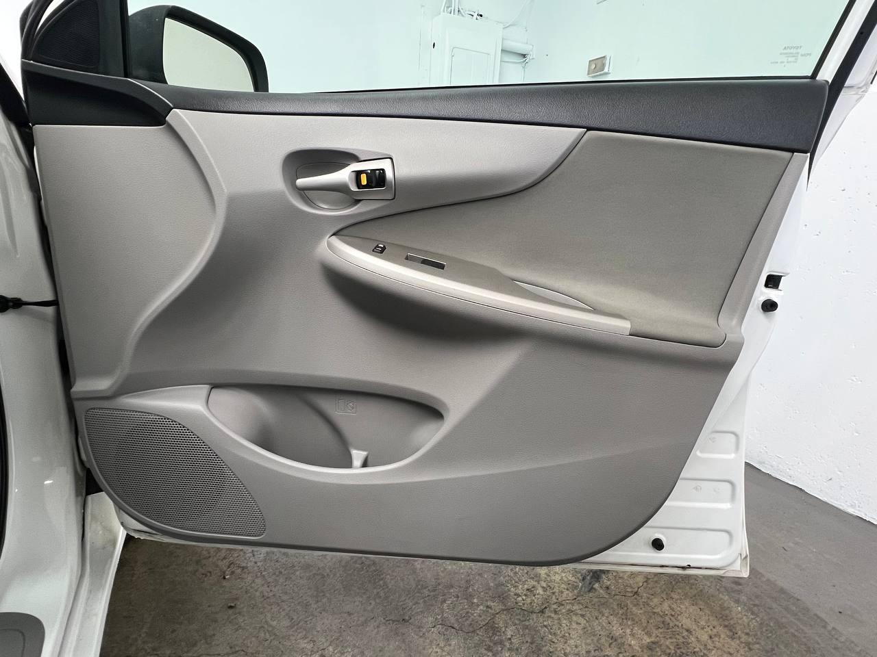 Toyota Corolla LE 2012