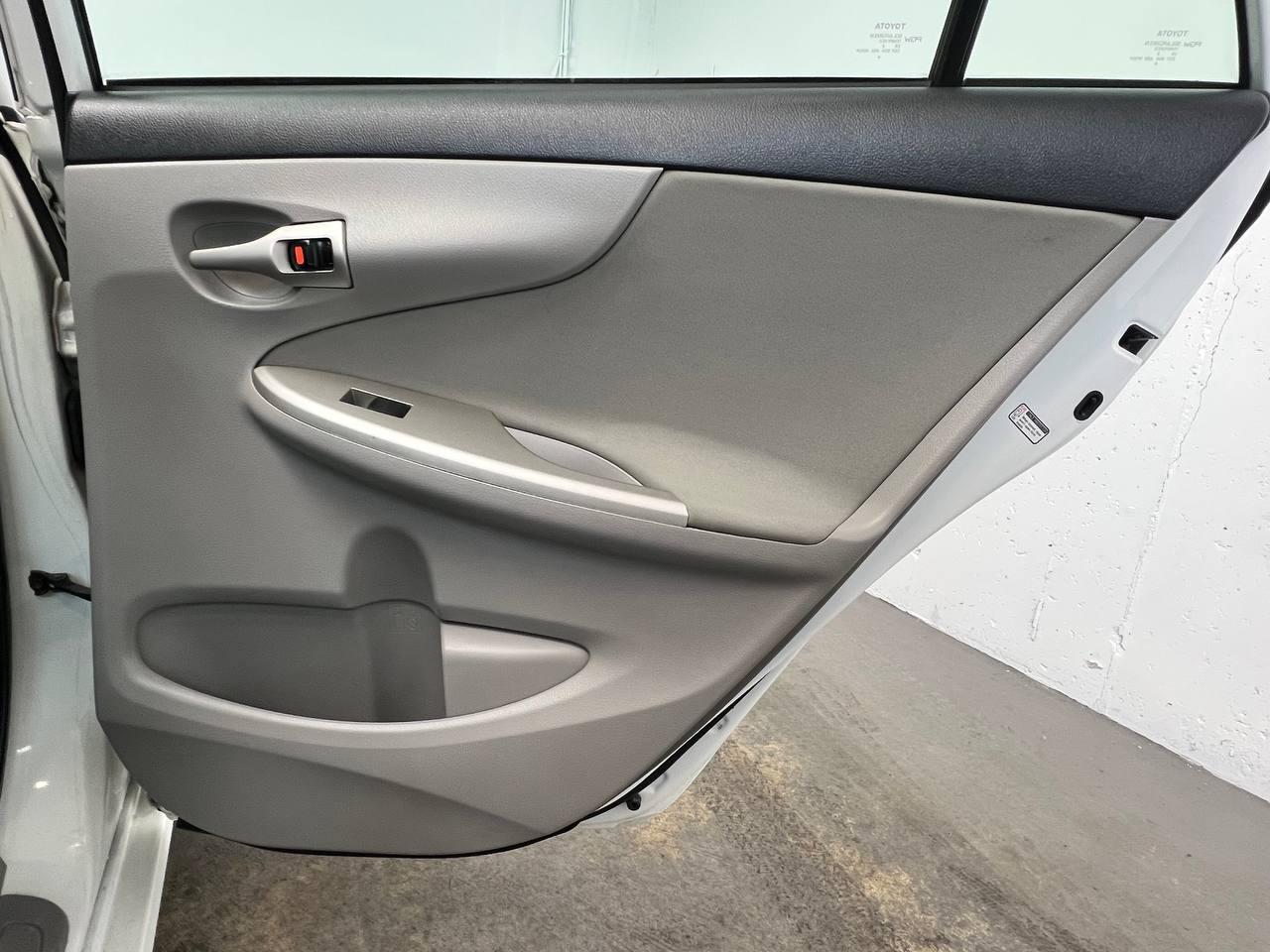Toyota Corolla LE 2012