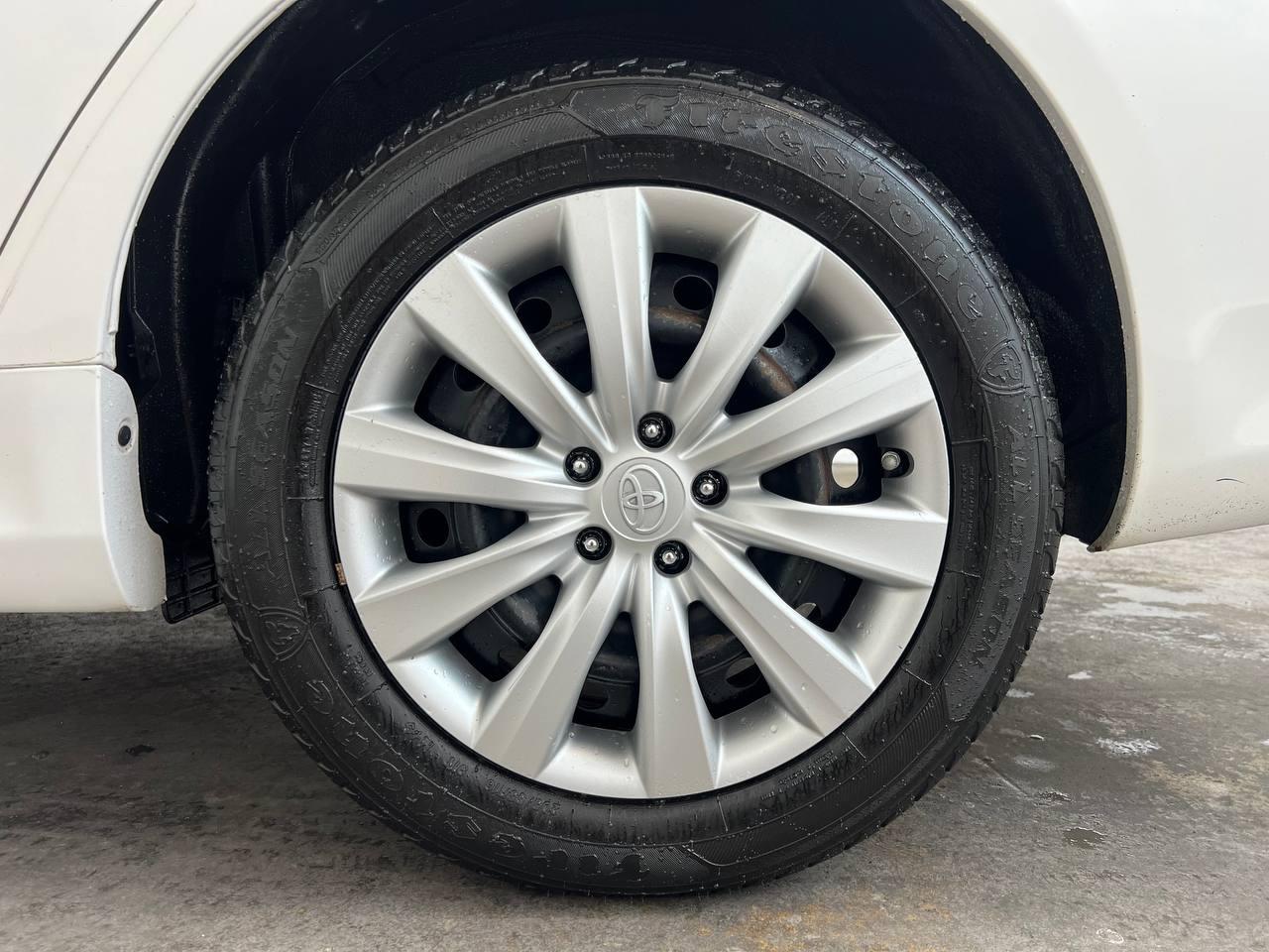 Toyota Corolla LE 2012