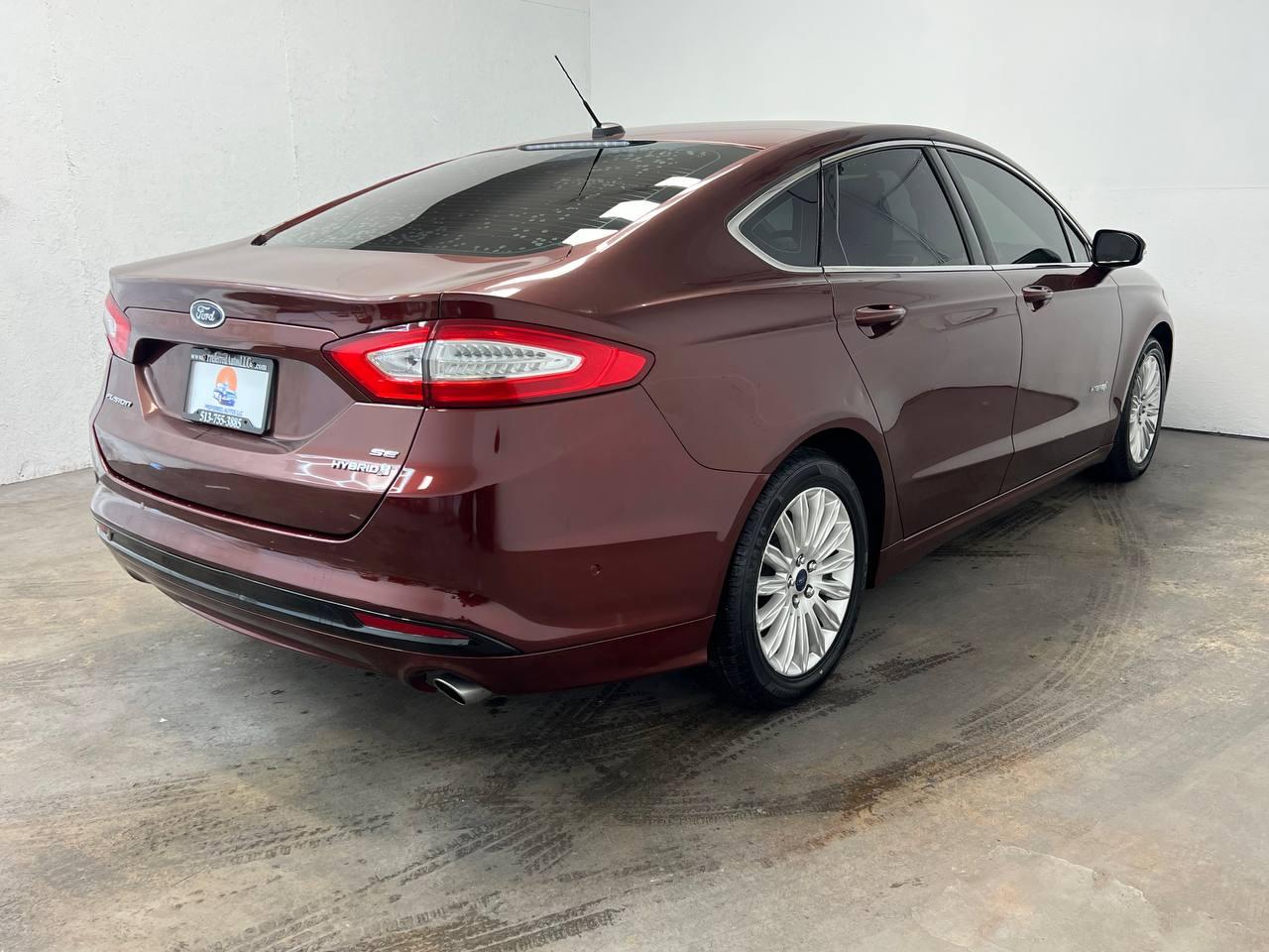 Ford Fusion SE Hybrid 2016