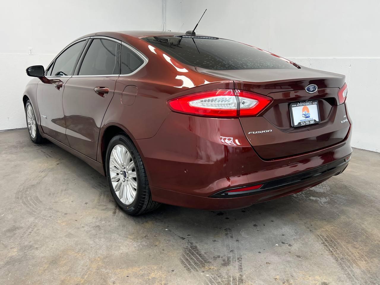 Ford Fusion SE Hybrid 2016