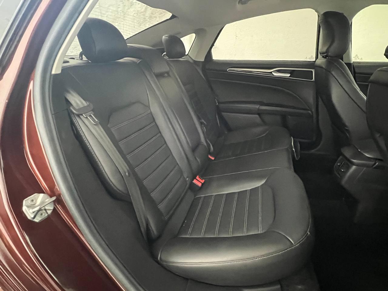 Ford Fusion SE Hybrid 2016