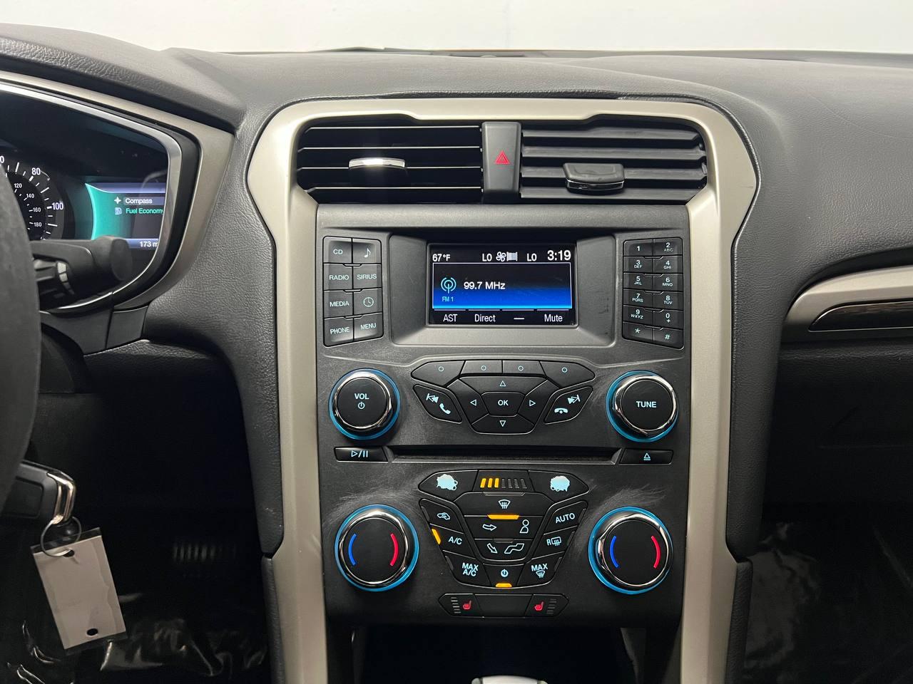 Ford Fusion SE Hybrid 2016