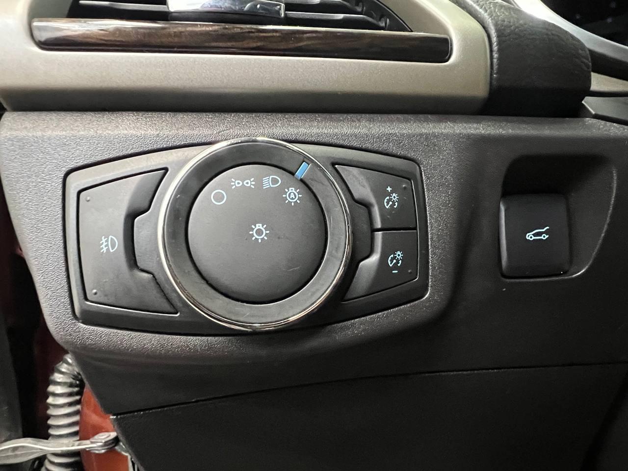 Ford Fusion SE Hybrid 2016