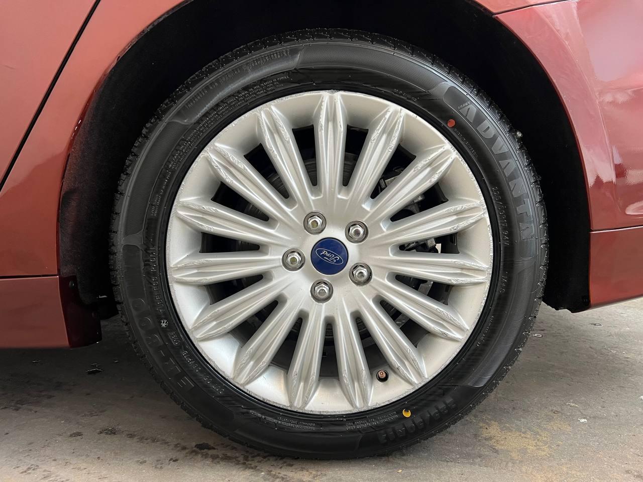 Ford Fusion SE Hybrid 2016