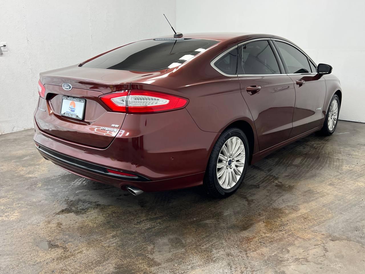 Ford Fusion SE Hybrid 2016