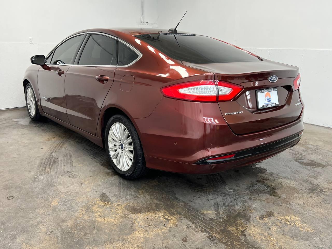 Ford Fusion SE Hybrid 2016
