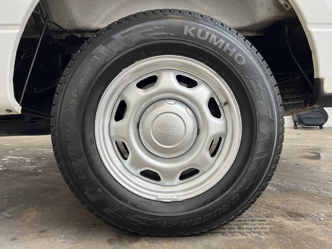 Ford F-150 2WD Reg Cab 126" XL 2013
