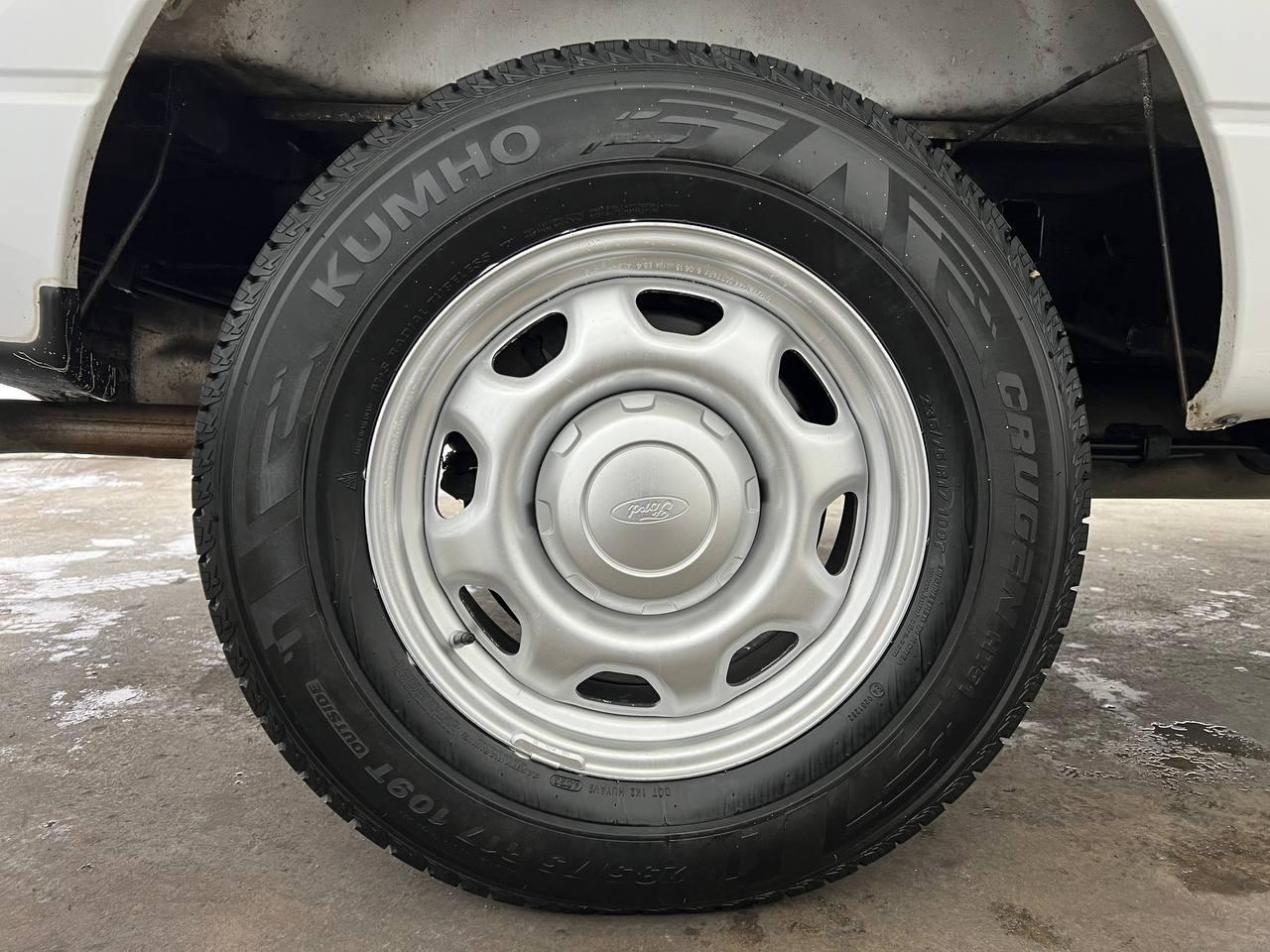 Ford F-150 2WD Reg Cab 126" XL 2013