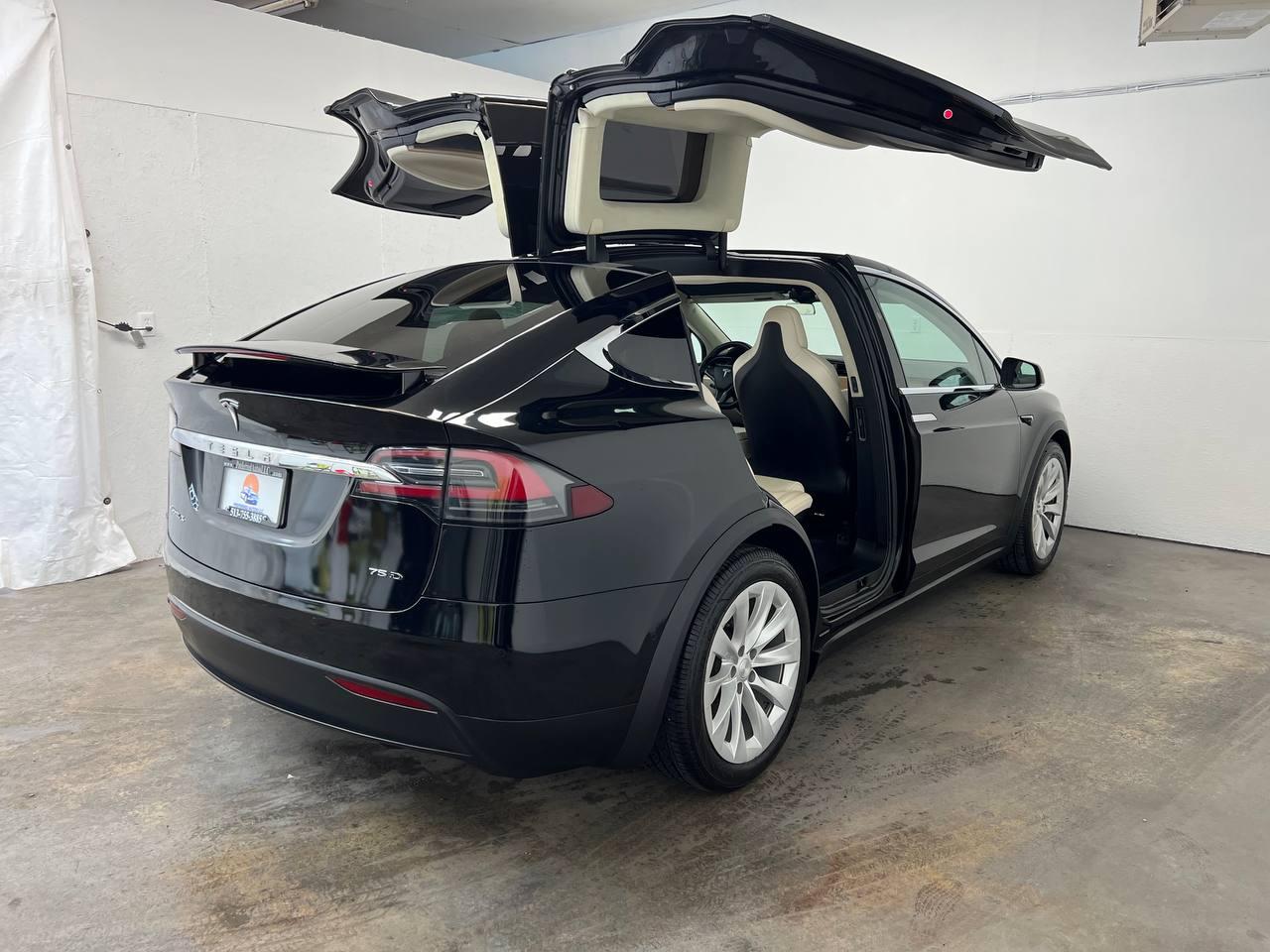 Tesla Model X 75D AWD 2018
