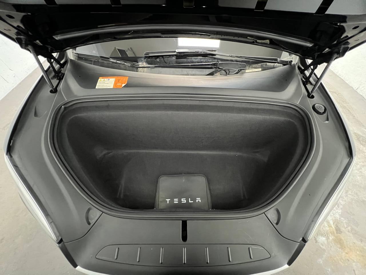 Tesla Model X 75D AWD 2018