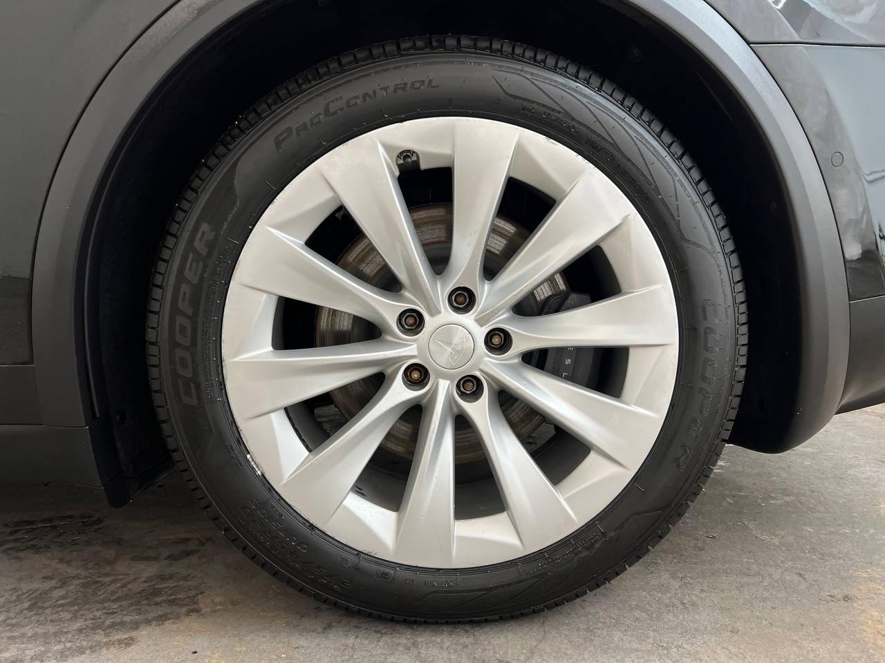 Tesla Model X 75D AWD 2018