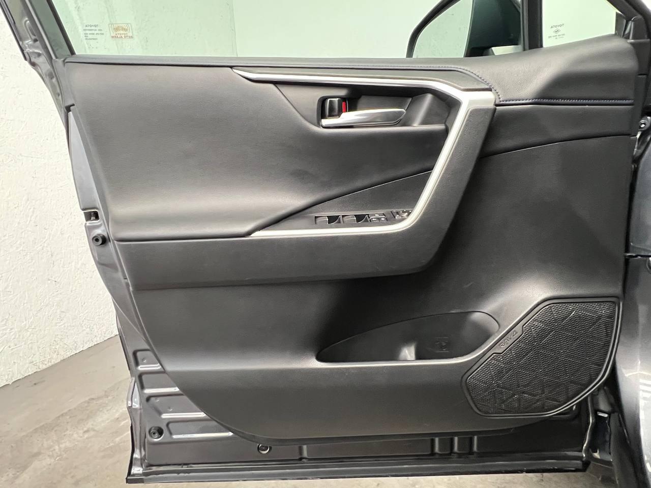 Toyota RAV4 Hybrid XSE AWD (Natl) 2021