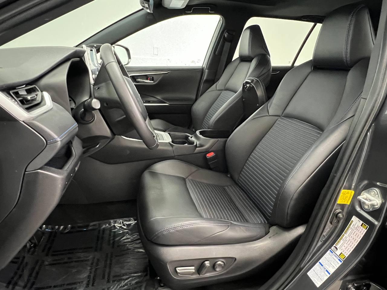 Toyota RAV4 Hybrid XSE AWD (Natl) 2021