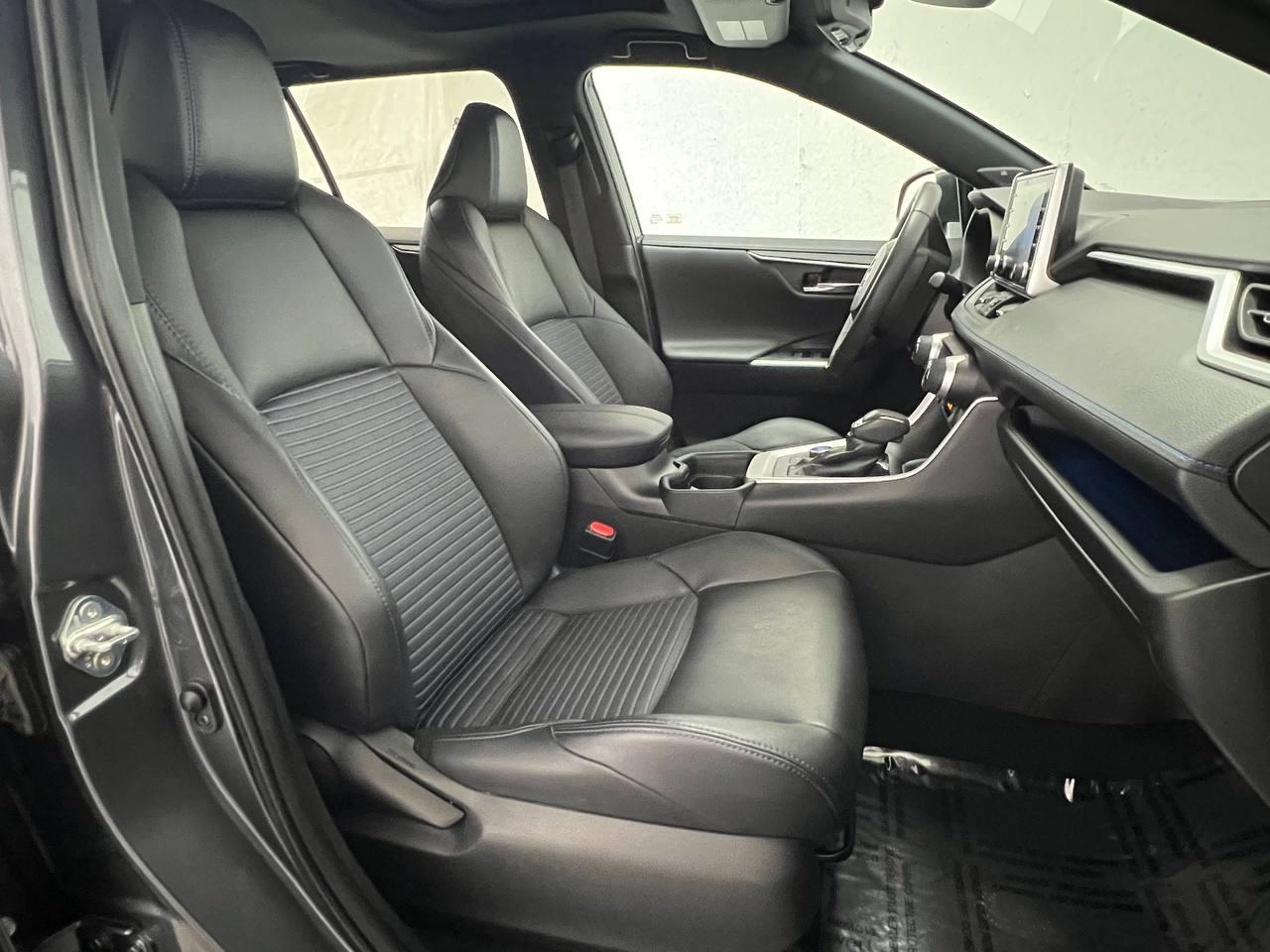 Toyota RAV4 Hybrid XSE AWD (Natl) 2021