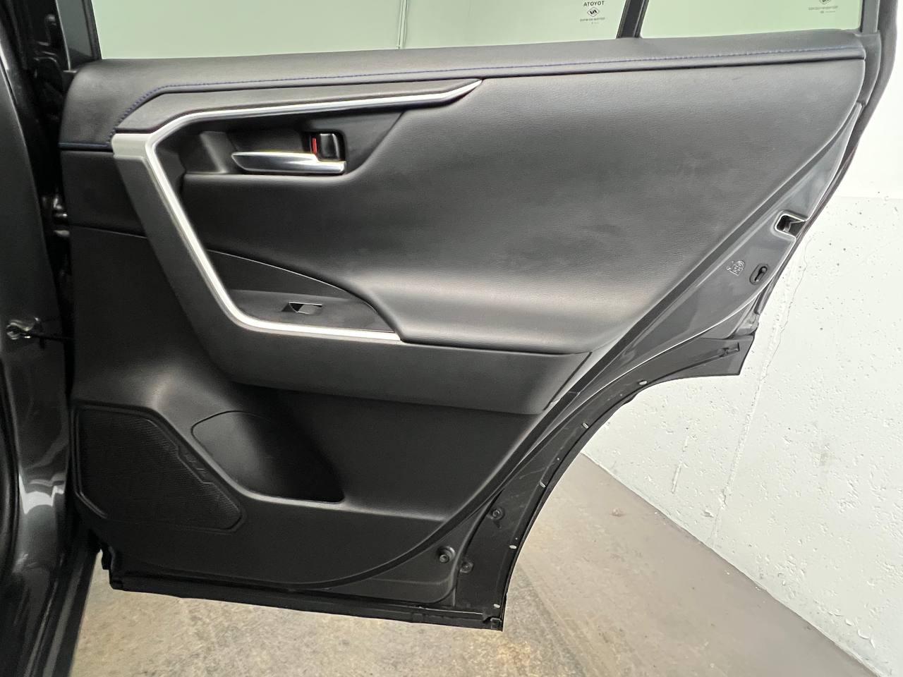 Toyota RAV4 Hybrid XSE AWD (Natl) 2021