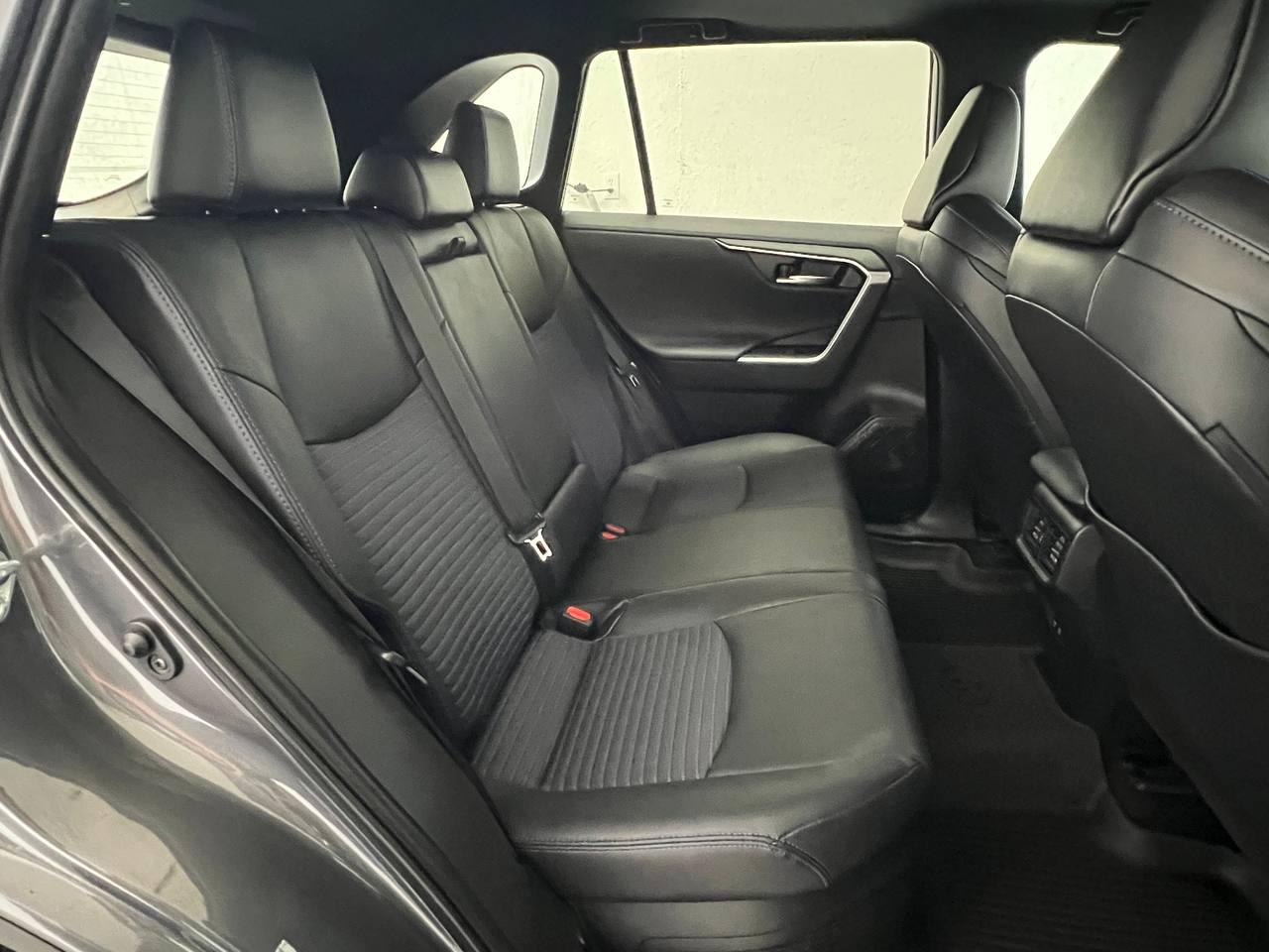 Toyota RAV4 Hybrid XSE AWD (Natl) 2021