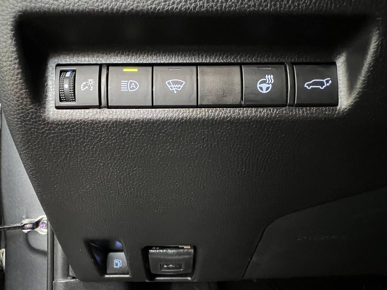 Toyota RAV4 Hybrid XSE AWD (Natl) 2021