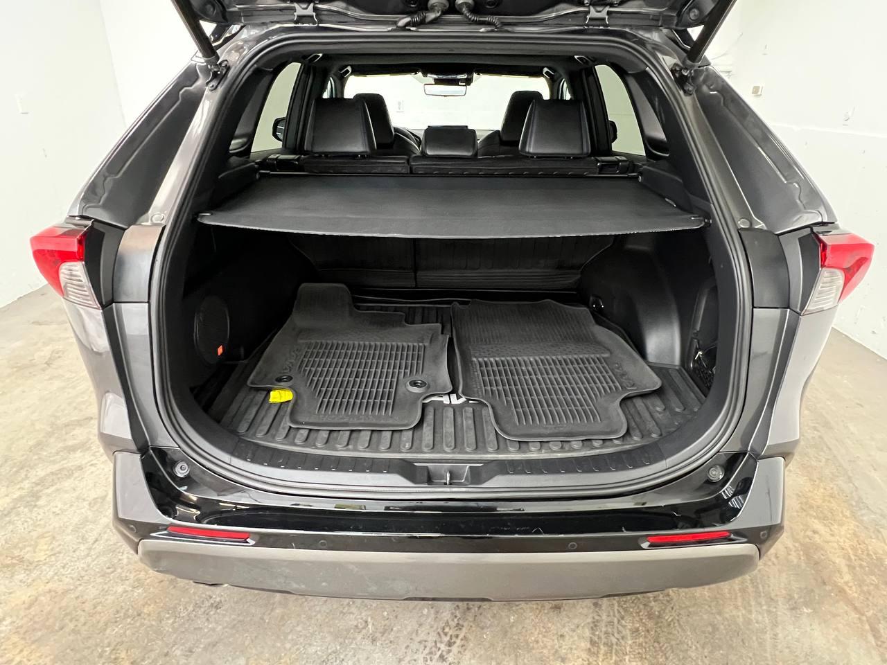 Toyota RAV4 Hybrid XSE AWD (Natl) 2021
