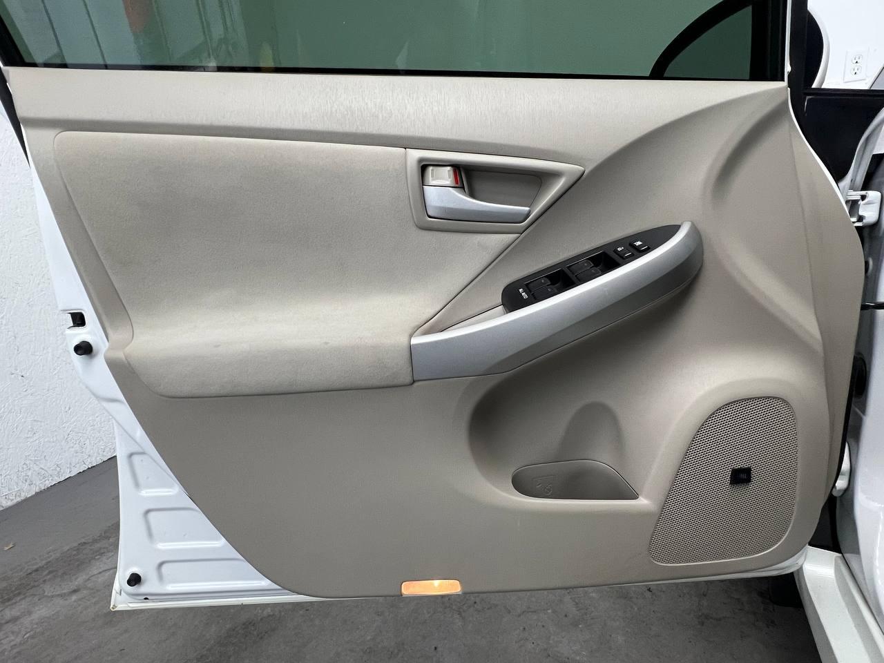 Toyota Prius Two 2010