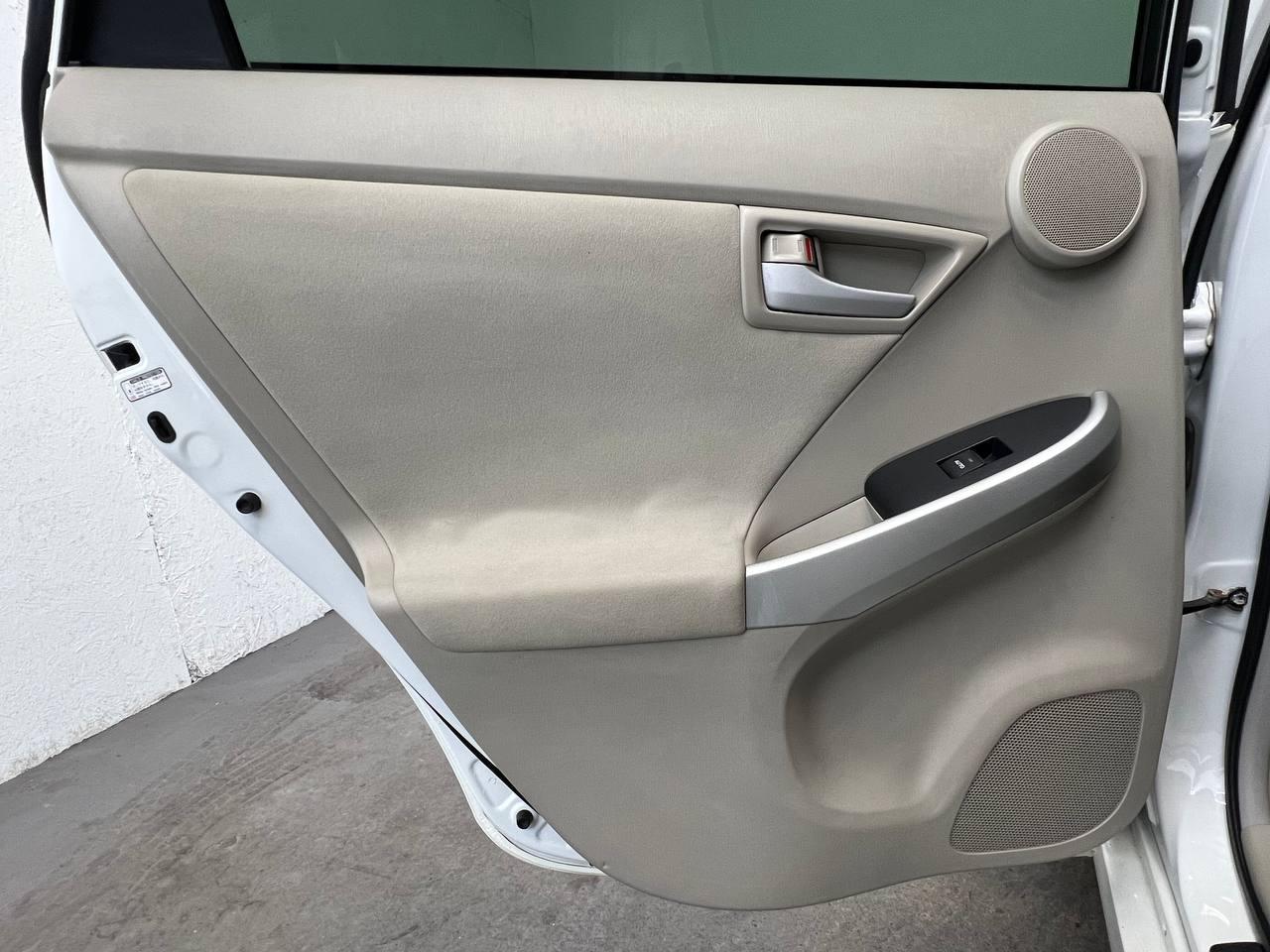 Toyota Prius Two 2010