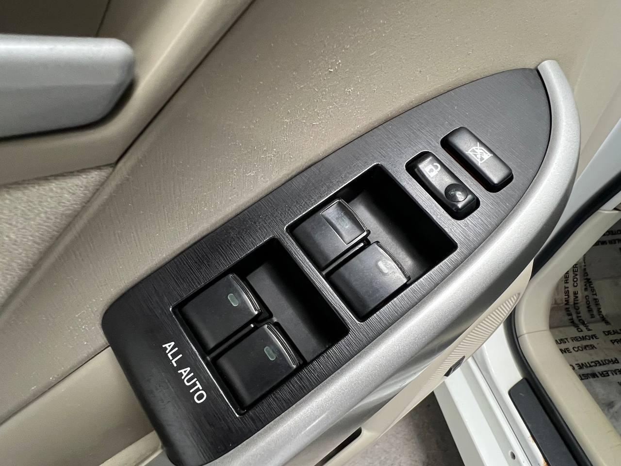 Toyota Prius Two 2010