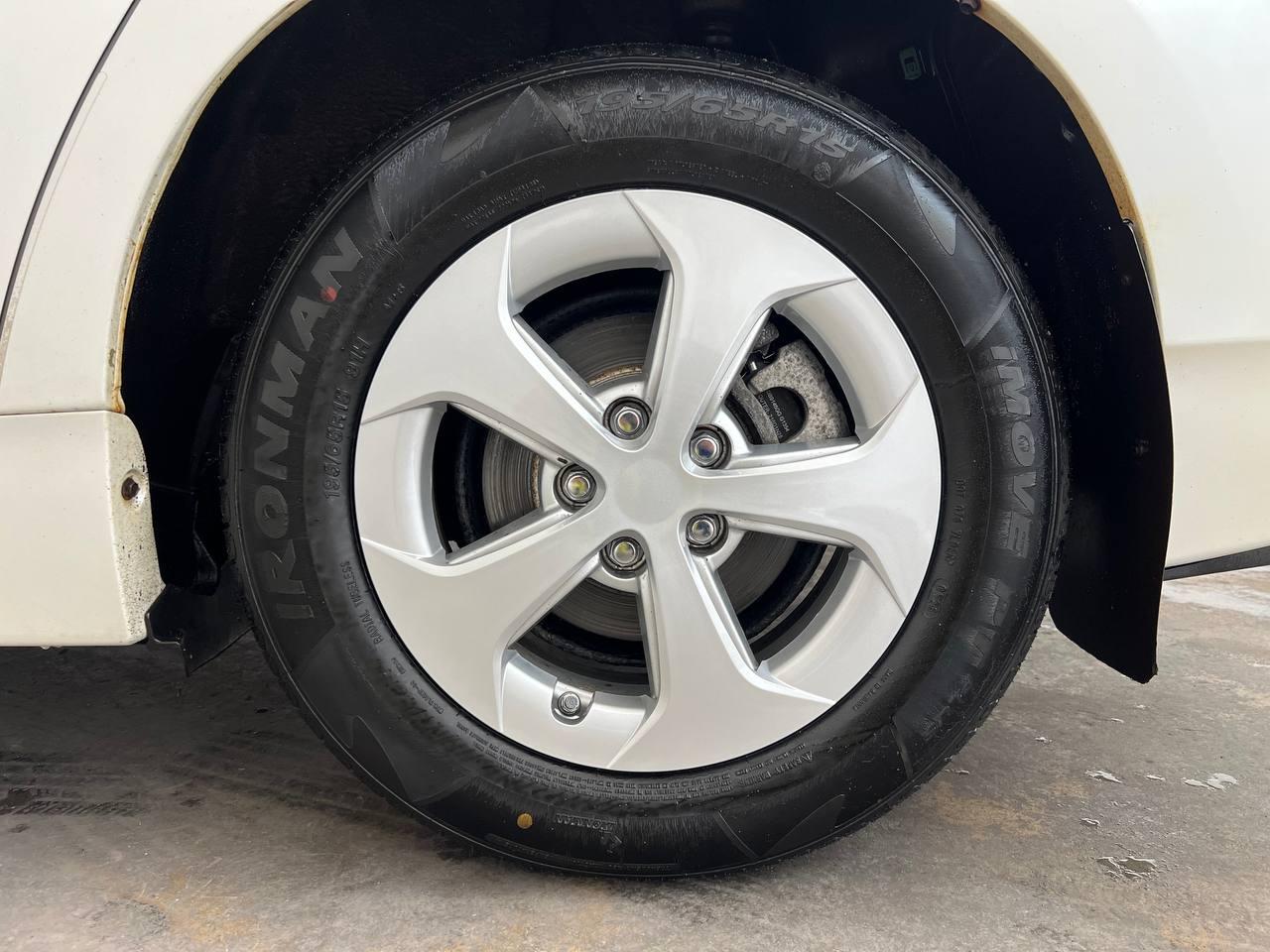 Toyota Prius Two 2010