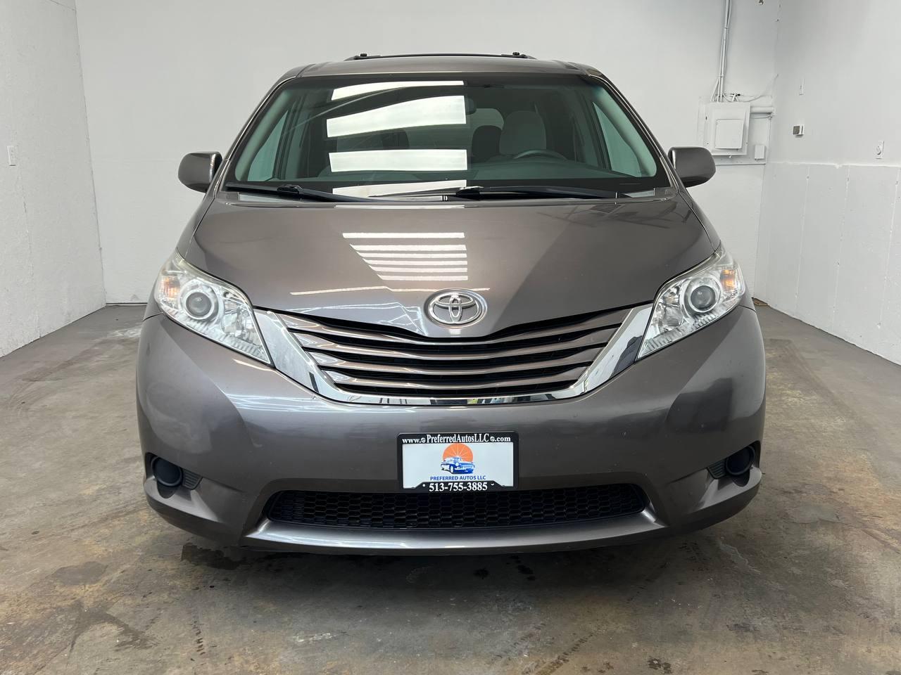 Toyota Sienna  2015
