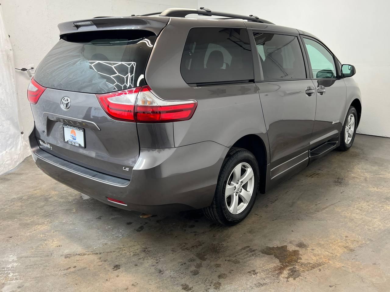 Toyota Sienna  2015