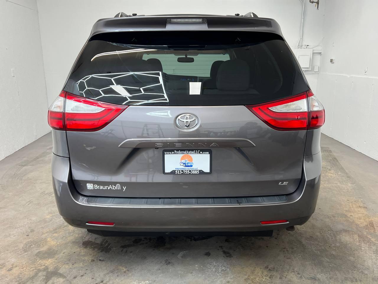 Toyota Sienna  2015