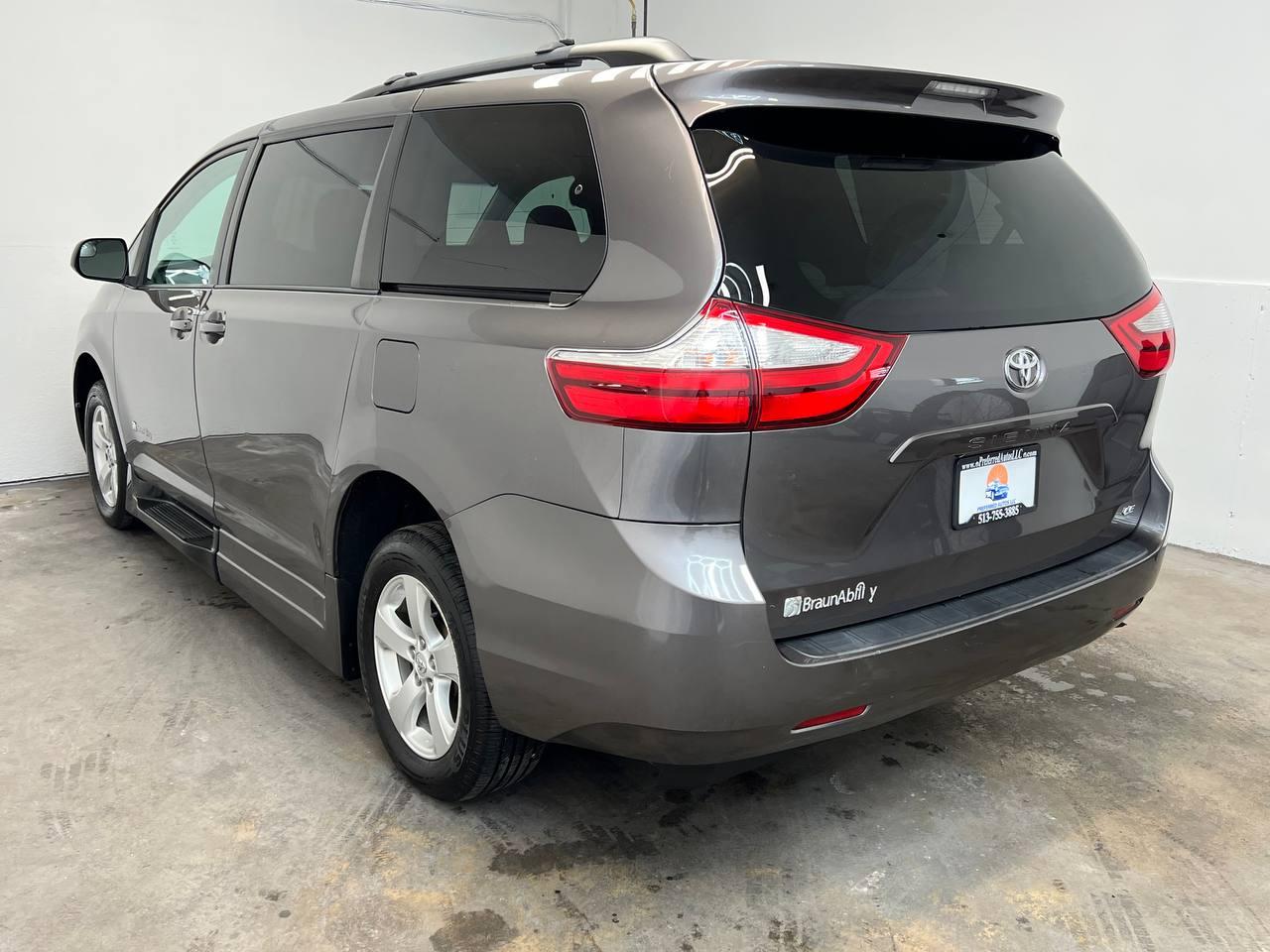 Toyota Sienna  2015