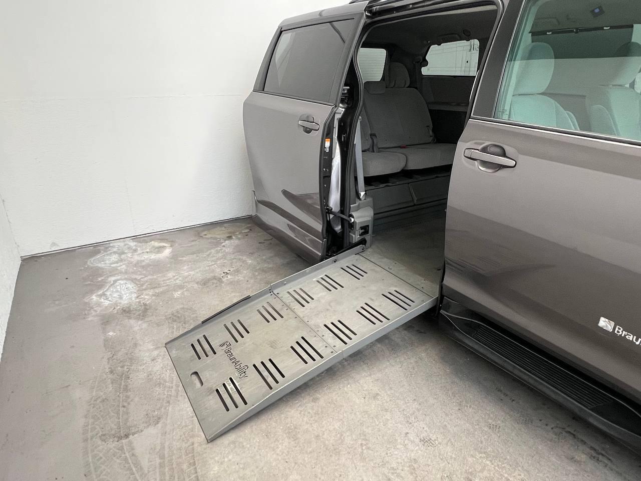 Toyota Sienna  2015