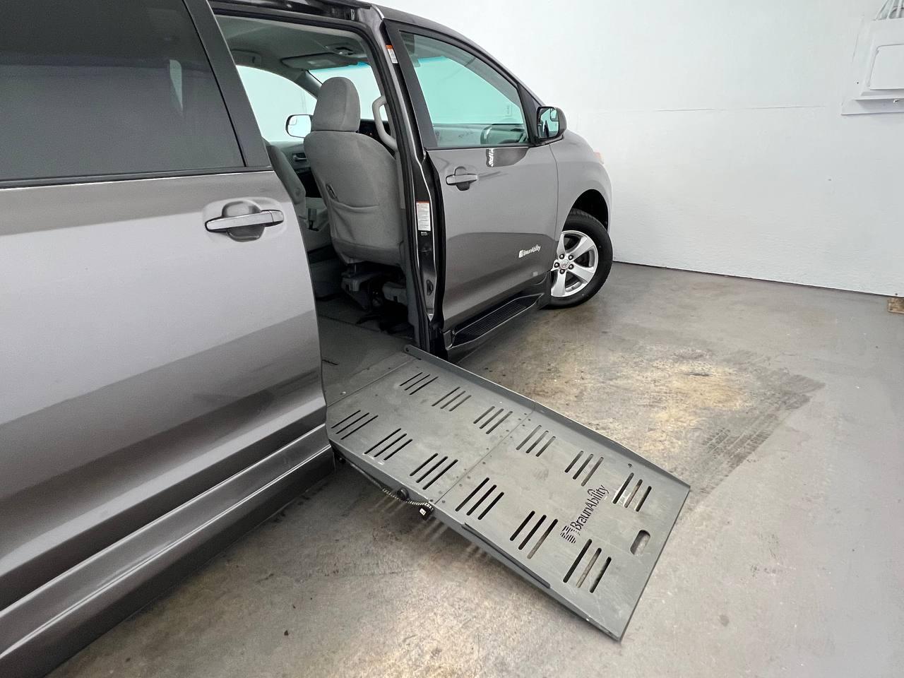 Toyota Sienna  2015