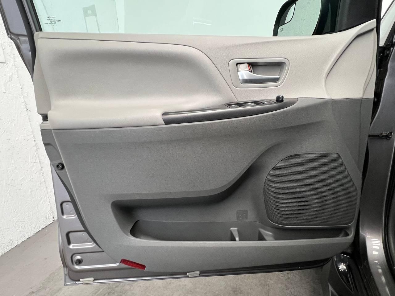 Toyota Sienna  2015