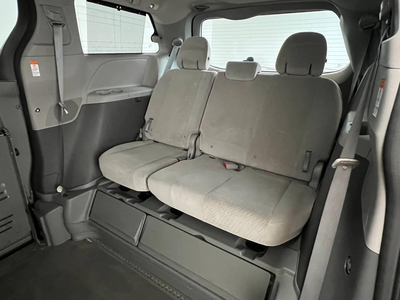 Toyota Sienna  2015