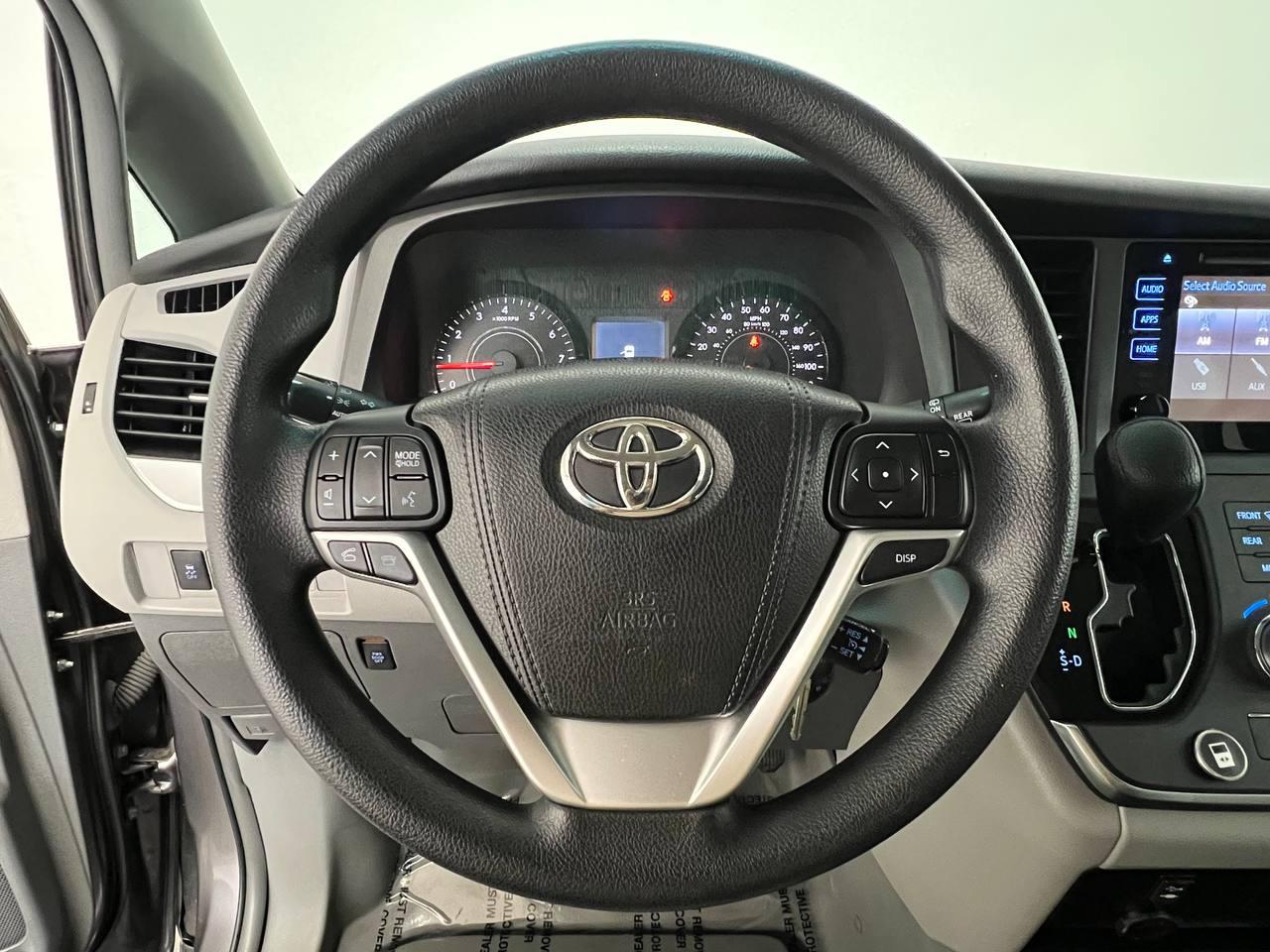 Toyota Sienna  2015