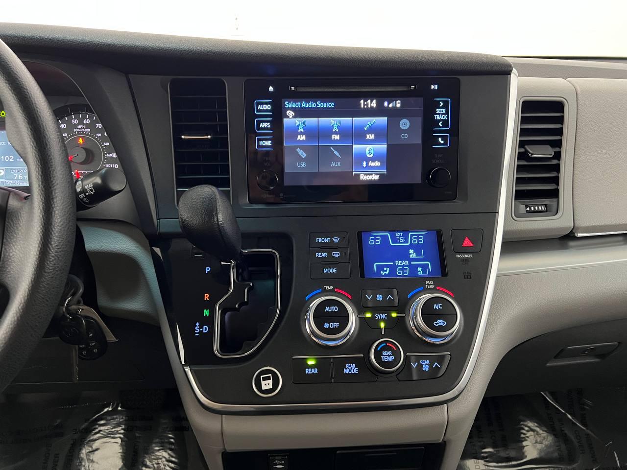 Toyota Sienna  2015